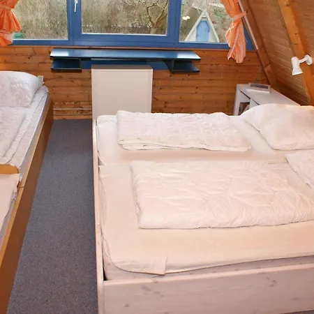 Zeltdachhaus Mit Wlan Und Zaun