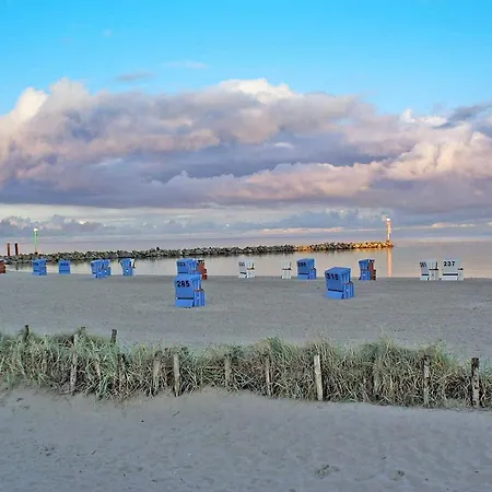 Zeltdachhaus Mit Wlan Und Zaun * Damp