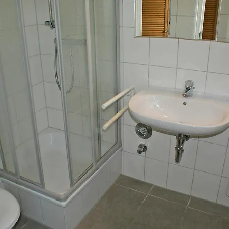 Zeltdachhaus Mit Wlan Und Zaun * Damp