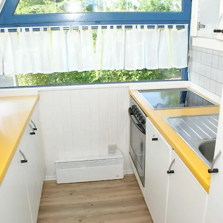 Zeltdachhaus Mit Wlan Und Zaun Damp