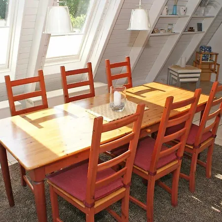 Zeltdachhaus Mit Wlan Und Zaun Damp